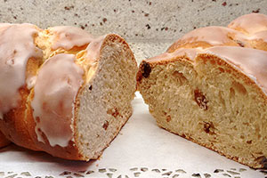 Easter Plait with Raisins